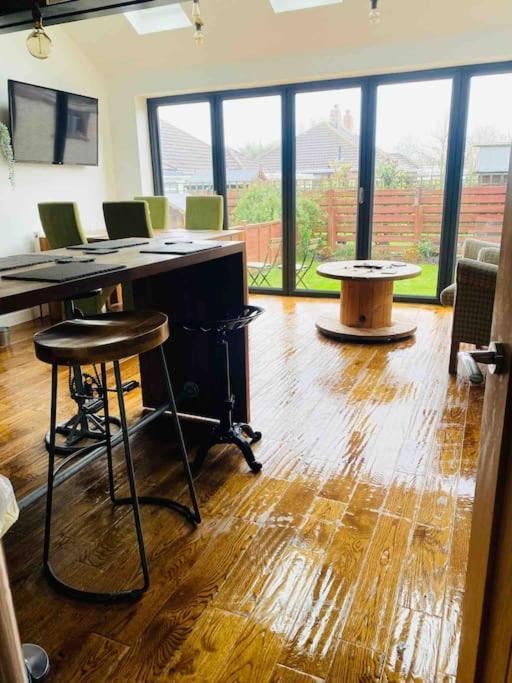 Lovely Semi-Beach 2X Pubs -5 Min Walk-Pets Welcome-Parking-Garden Scalby  Exteriér fotografie